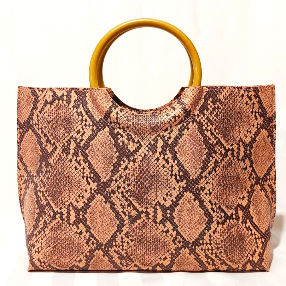 FAUX SNAKESKIN HAND BAG NWOT!